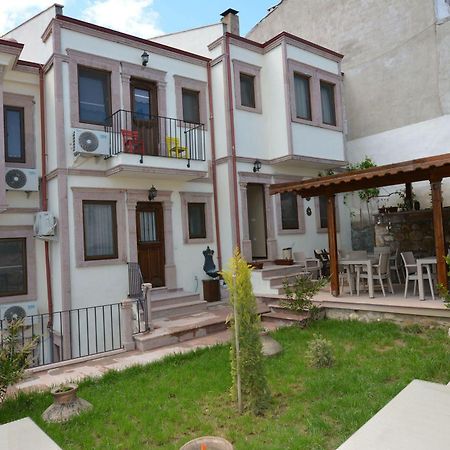 Hayriye Hanim Ege Ayvalik Luaran gambar