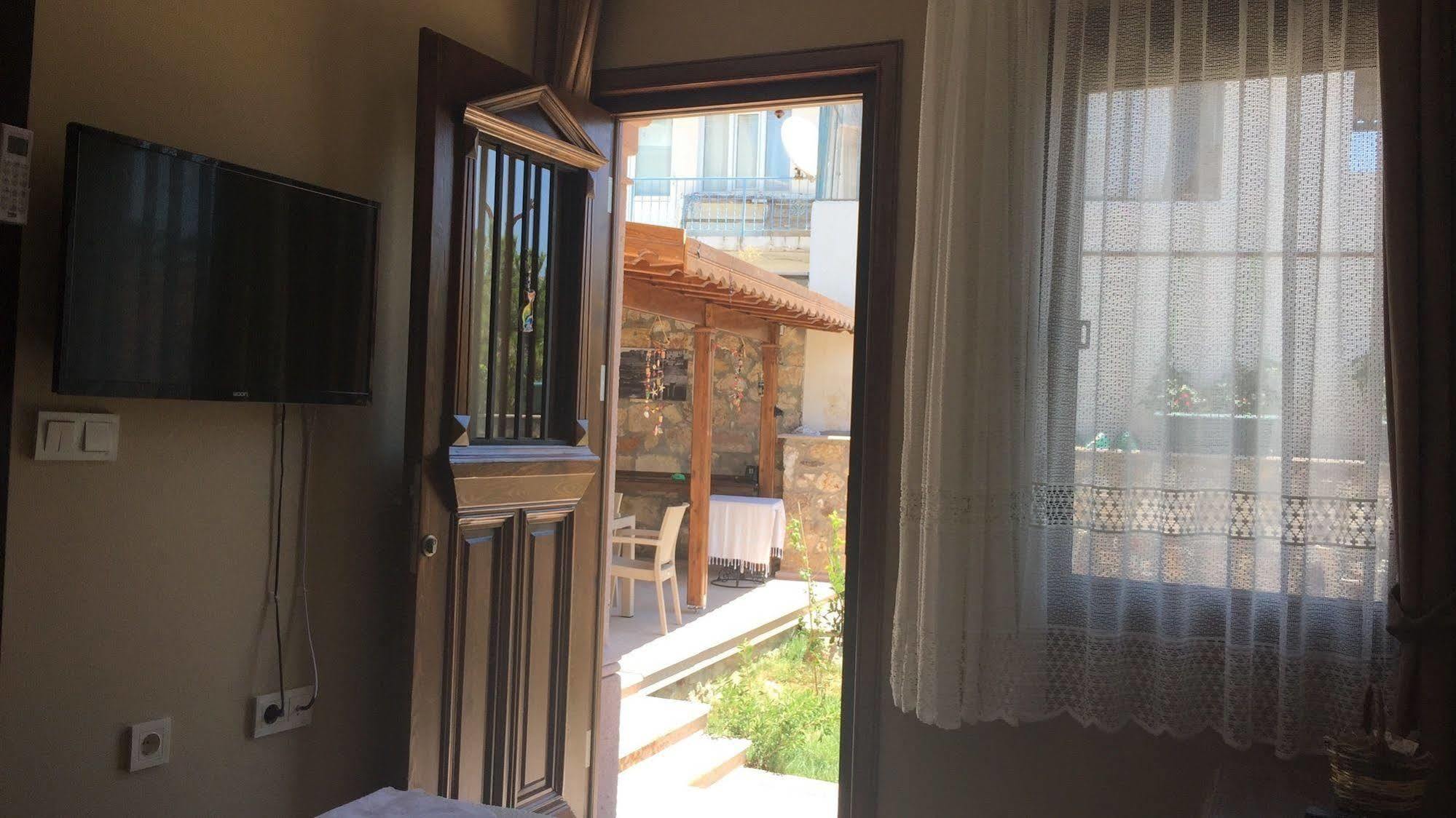 Hayriye Hanim Ege Ayvalik Luaran gambar